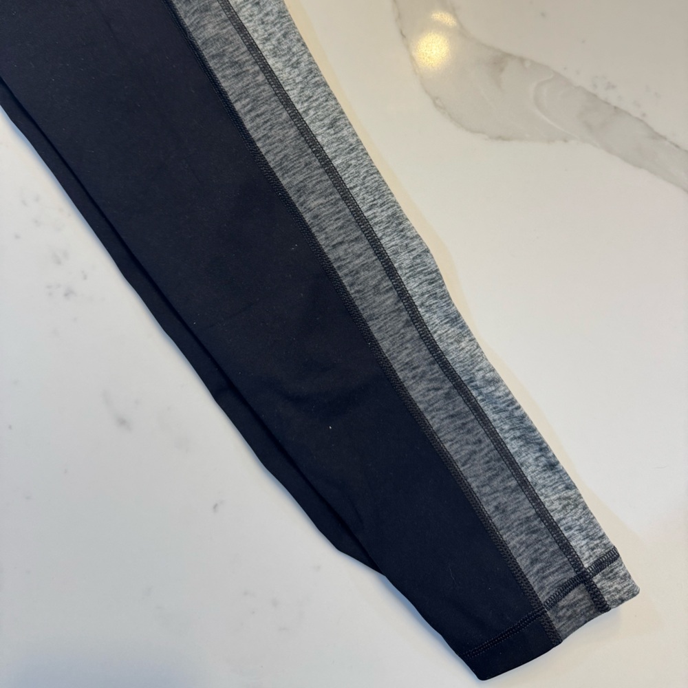 Vuori Black & Grey Leggings - Picture 6 of 6